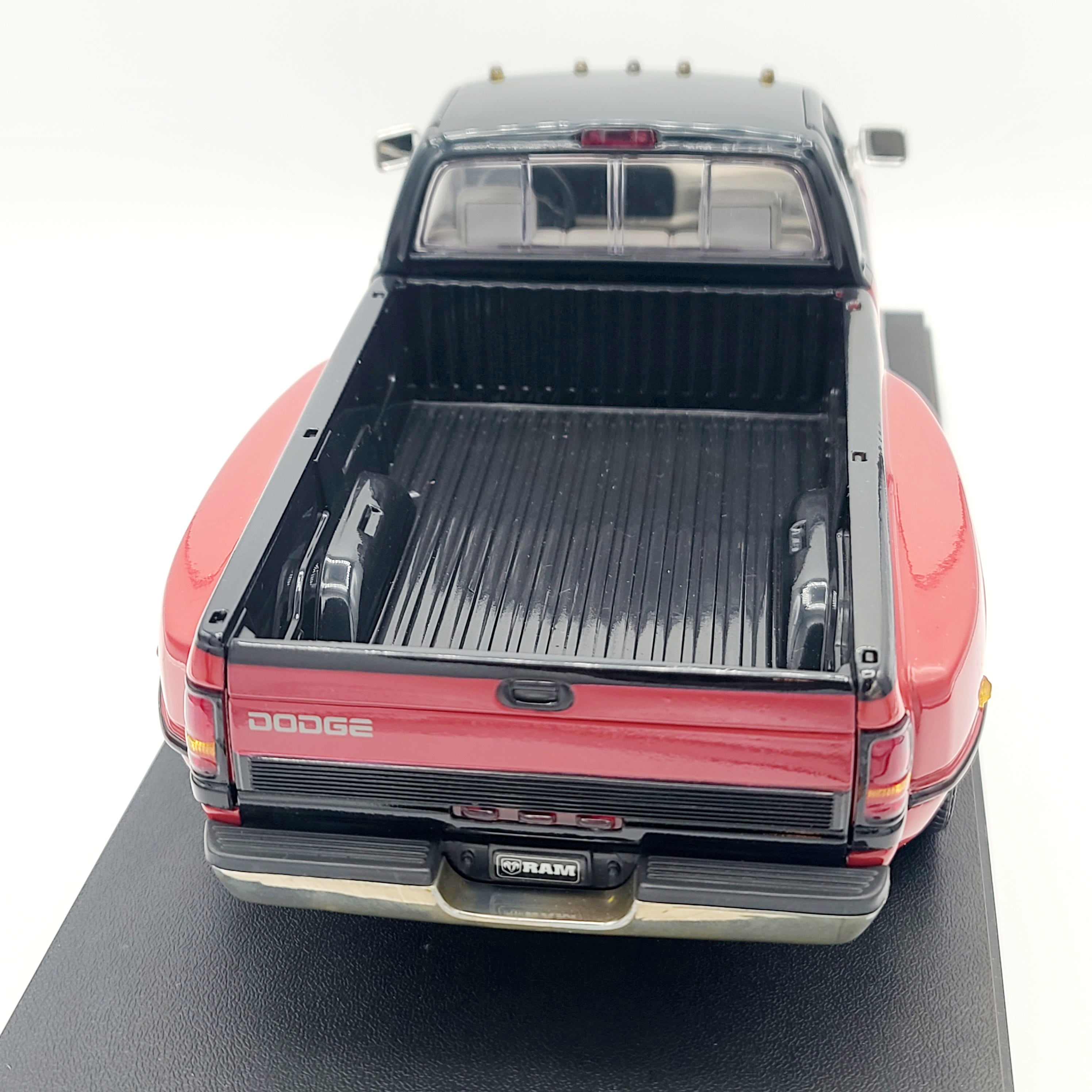JRL 1:18 Scale - '95 Dodge Ram 3500 V10 Dually Pick-up Truck (Anson/Ertl)